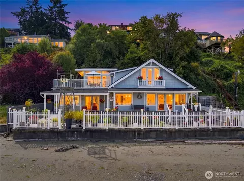1626 Beach Dr NE, Tacoma, WA 98422