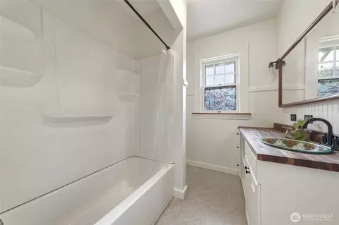 Bath - 420 E Pine St, Walla Walla, WA 99362 photo 1 of 2