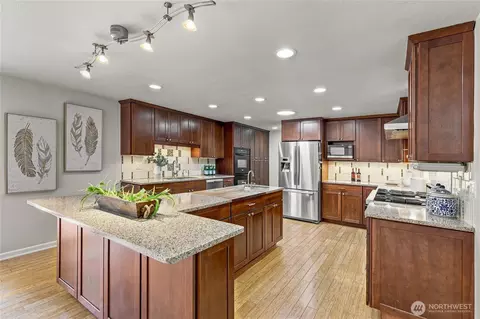 Kitchen - 8602 Shadow Wood Dr, Everett, WA 98208 photo 5 of 5