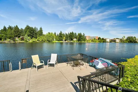 322 N 134th St #102, Seattle, WA 98133