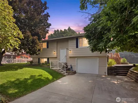 217 Ridgemont Dr, East Wenatchee, WA 98802