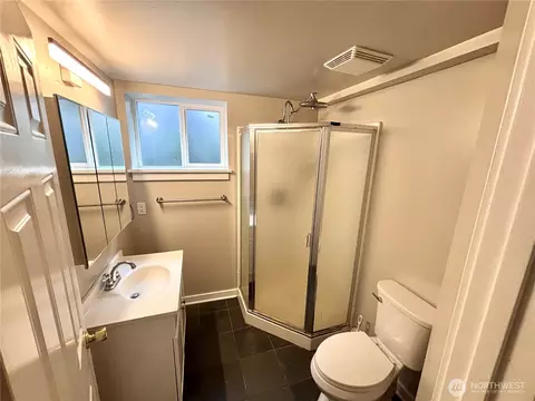 Bath - 1706 N 50th St, Seattle, WA 98103 photo 2 of 2