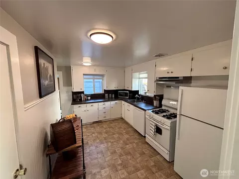 Kitchen - 1706 N 50th St, Seattle, WA 98103 photo 2 of 4