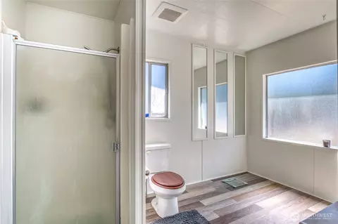 Bath - 82 Spruce St, Eastsound, WA 98245 photo 2 of 4