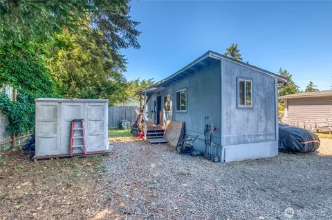 Exterior - 82 Spruce St, Eastsound, WA 98245 photo 6 of 6