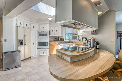 Kitchen - 82 Spruce St, Eastsound, WA 98245 photo 1 of 3