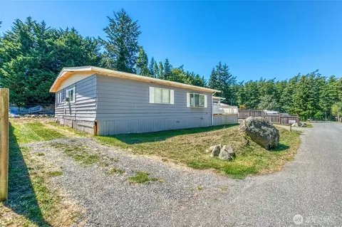 Exterior - 82 Spruce St, Eastsound, WA 98245 photo 3 of 6