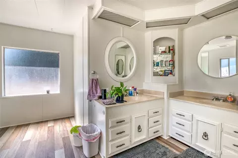 Bath - 82 Spruce St, Eastsound, WA 98245 photo 1 of 4