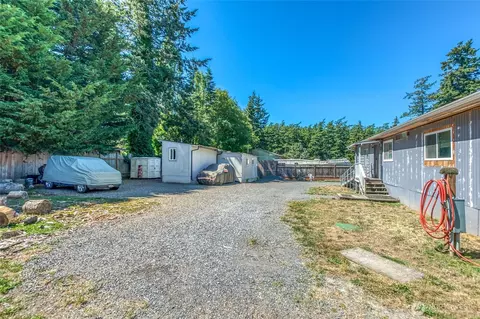 Exterior - 82 Spruce St, Eastsound, WA 98245 photo 4 of 6
