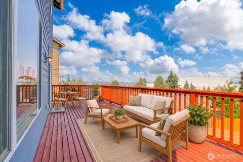 Exterior - 4019 202nd St E, Spanaway, WA 98387 photo 4 of 7