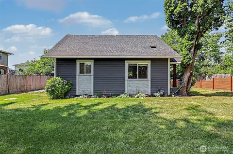 Exterior - 14918 75th Street Ct E, Sumner, WA 98390 photo 6 of 8