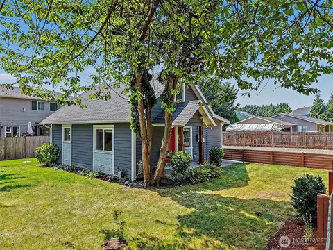 Exterior - 14918 75th Street Ct E, Sumner, WA 98390 photo 4 of 8