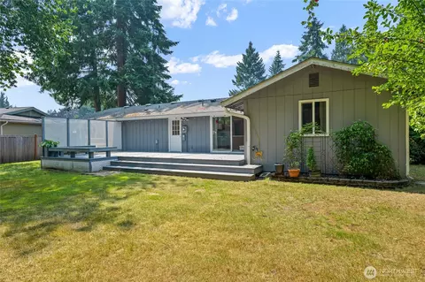 Exterior - 13611 62nd Ave SE, Everett, WA 98208 photo 5 of 8