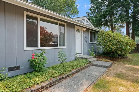 Exterior - 13611 62nd Ave SE, Everett, WA 98208 photo 4 of 8