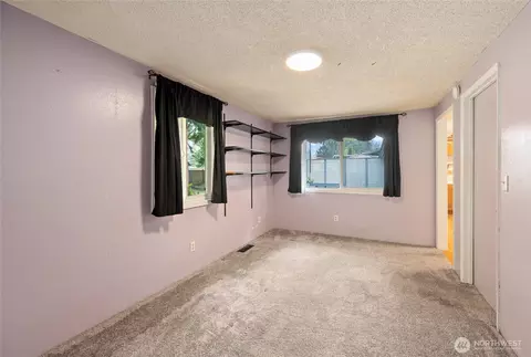 Bedroom - 13611 62nd Ave SE, Everett, WA 98208 photo 6 of 6