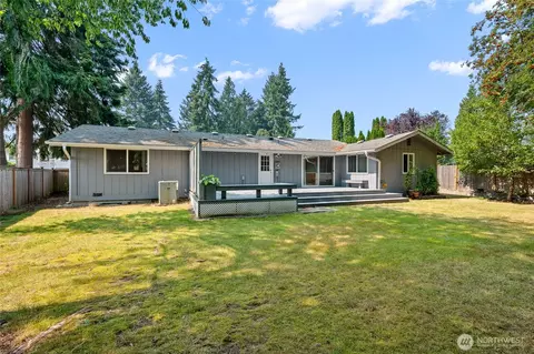 Exterior - 13611 62nd Ave SE, Everett, WA 98208 photo 6 of 8
