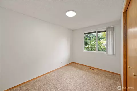 Bedroom - 13611 62nd Ave SE, Everett, WA 98208 photo 2 of 6