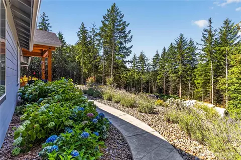 Exterior - 210 Echo Ln, Longview, WA 98632 photo 3 of 14