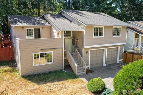 919 SW 319th Pl, Federal Way, WA 98023