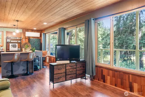 550 E Lakeshore Dr W, Shelton, WA 98584