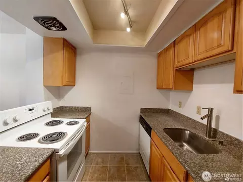 14665 NE 34th St #B22, Bellevue, WA 98007