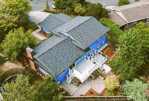 26432 Somerset Ln, Kent, WA 98032