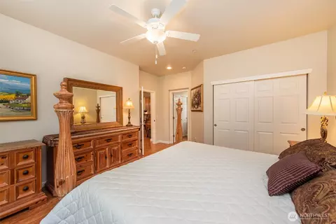 Bedroom - 101 Snapdragon Ln, Sequim, WA 98382 photo 2 of 2