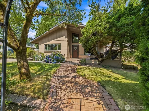 150 S 170th St, Burien, WA 98148