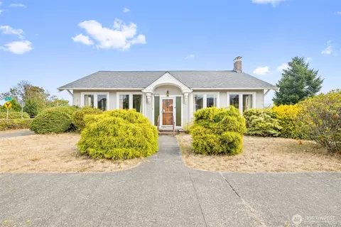 537 W 6th St, Port Angeles, WA 98362