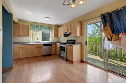 Kitchen - 1735 28th Ave S, Seattle, WA 98144 photo 2 of 3