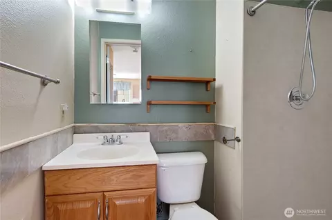 Bath - 1735 28th Ave S, Seattle, WA 98144 photo 1 of 2