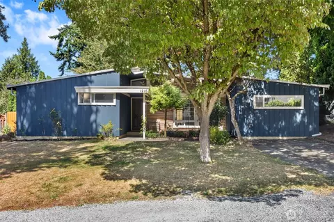 1216 N 172nd St, Shoreline, WA 98133