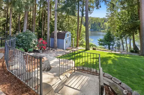 4820 W Tapps Dr E, Lake Tapps, WA 98391