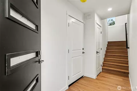 Entry Way - 9725 4th Ave W, Everett, WA 98204 photo 2 of 2
