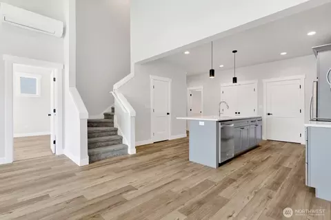 Entry Way - 517 Colton Ln, Everson, WA 98247 photo 1 of 2
