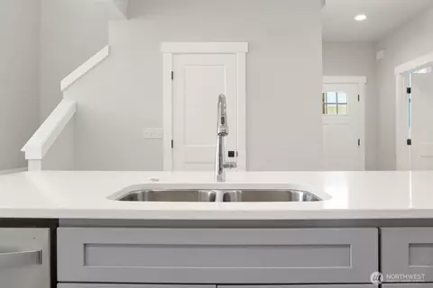 Kitchen - 517 Colton Ln, Everson, WA 98247 photo 5 of 7