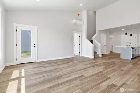 Living - 517 Colton Ln, Everson, WA 98247 photo 1 of 4