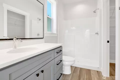 Bath - 517 Colton Ln, Everson, WA 98247 photo 1 of 3