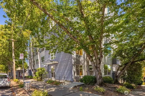7600 Greenwood Ave N #209, Seattle, WA 98103