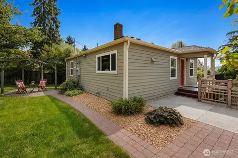12025 56th Pl S, Seattle, WA 98178