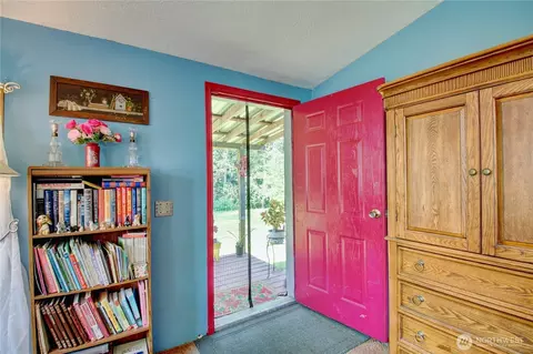 Entry Way - 8840 Haystack Rd, Concrete, WA 98237 photo 1 of 1