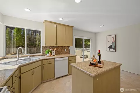 Kitchen - 13618 55th Dr SE, Everett, WA 98208 photo 4 of 5