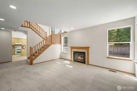 Living - 13618 55th Dr SE, Everett, WA 98208 photo 4 of 4