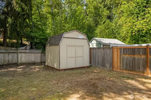 Exterior - 13618 55th Dr SE, Everett, WA 98208 photo 6 of 7