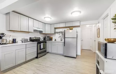 Kitchen - 4005 276th St E, Spanaway, WA 98387 photo 1 of 4