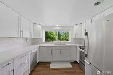 Kitchen - 4005 276th St E, Spanaway, WA 98387 photo 3 of 4