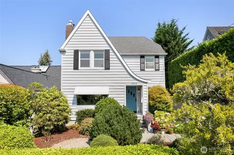 2910 W Crockett St, Seattle, WA 98199