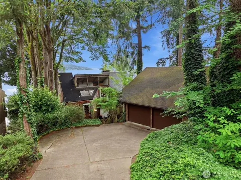 500 W Lake Sammamish Pkwy NE, Bellevue, WA 98008