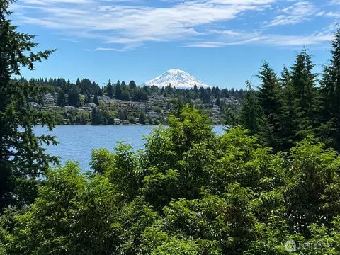 7432 E Mercer Way, Mercer Island, WA 98040