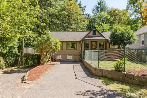 918 Taylor St E, Port Orchard, WA 98366